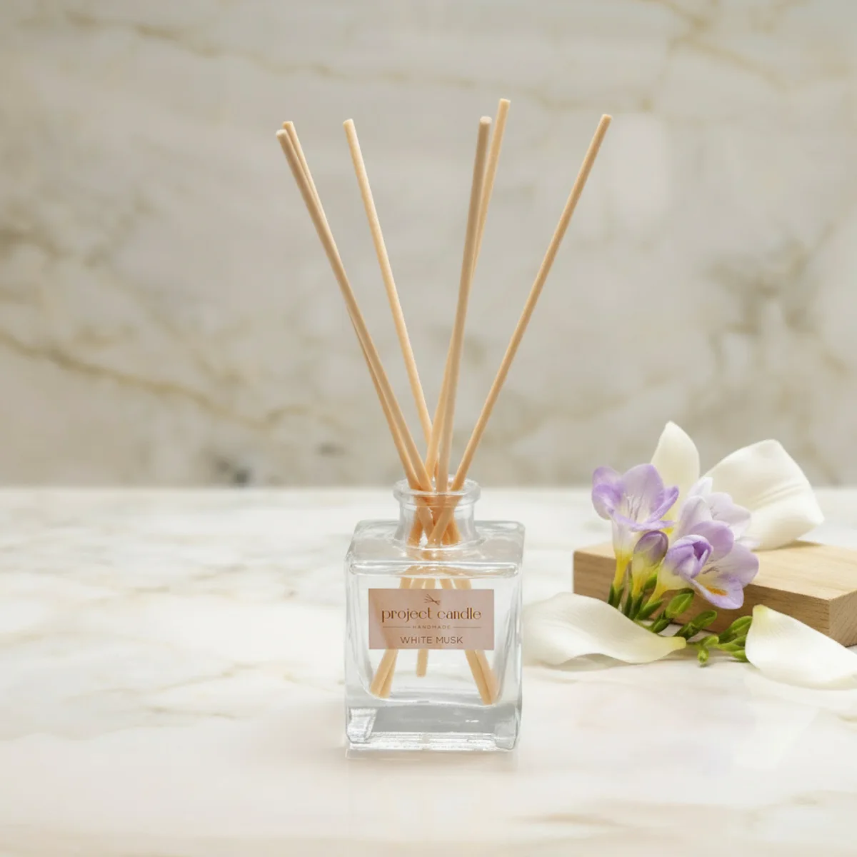 aromatiko-reed-diffuser-white-musk-430126-projectcandle-1 aromatiko-reed-diffuser-white-musk-430126-projectcandle-1