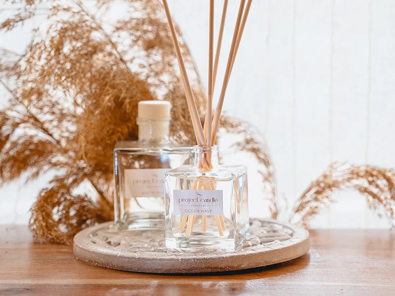 aromatika-xorou-me-stiks-reed-diffuser-xeiropoiita-aromatika-ellinika-proionta-project-candle-gr