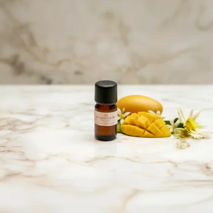 Αρωματικό έλαιο Exotic Mango 10ml σε γυάλινο μπουκαλάκι, με εξωτικό φρουτώδες άρωμα.