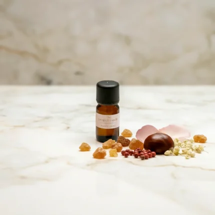Αρωματικό έλαιο χώρου Mary Jane 10ml σε γυάλινο μπουκαλάκι, με ιδιαίτερο άρωμα.