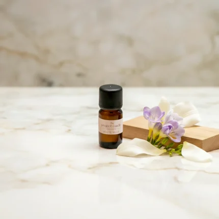 Αρωματικό έλαιο White Musk 10ml σε γυάλινο μπουκαλάκι, με καθαρό και απαλό άρωμα.