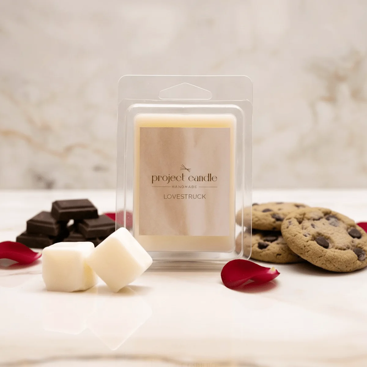 Wax melts σόγιας Lovestruck σε συσκευασία 6 φυτικών κύβων 75gr, με ζεστό γλυκό άρωμα.