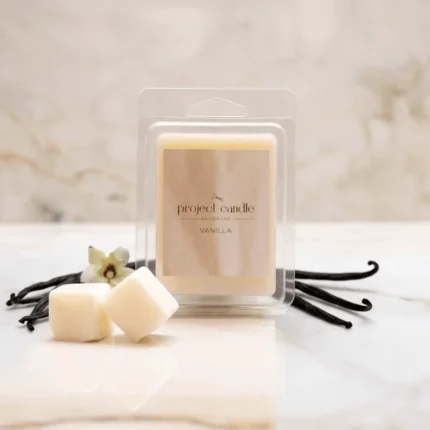 Αρωματικά wax melts Vanilla σε συσκευασία 6 φυτικών κύβων σόγιας 75gr, με γλυκό άρωμα βανίλιας.