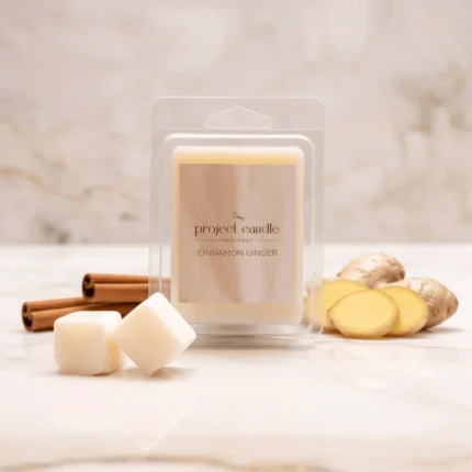 Wax melts σόγιας Cinnamon Ginger σε συσκευασία 6 κύβων 75gr, με ζεστό άρωμα με χειμωνιάτικο χαρακτήρα.